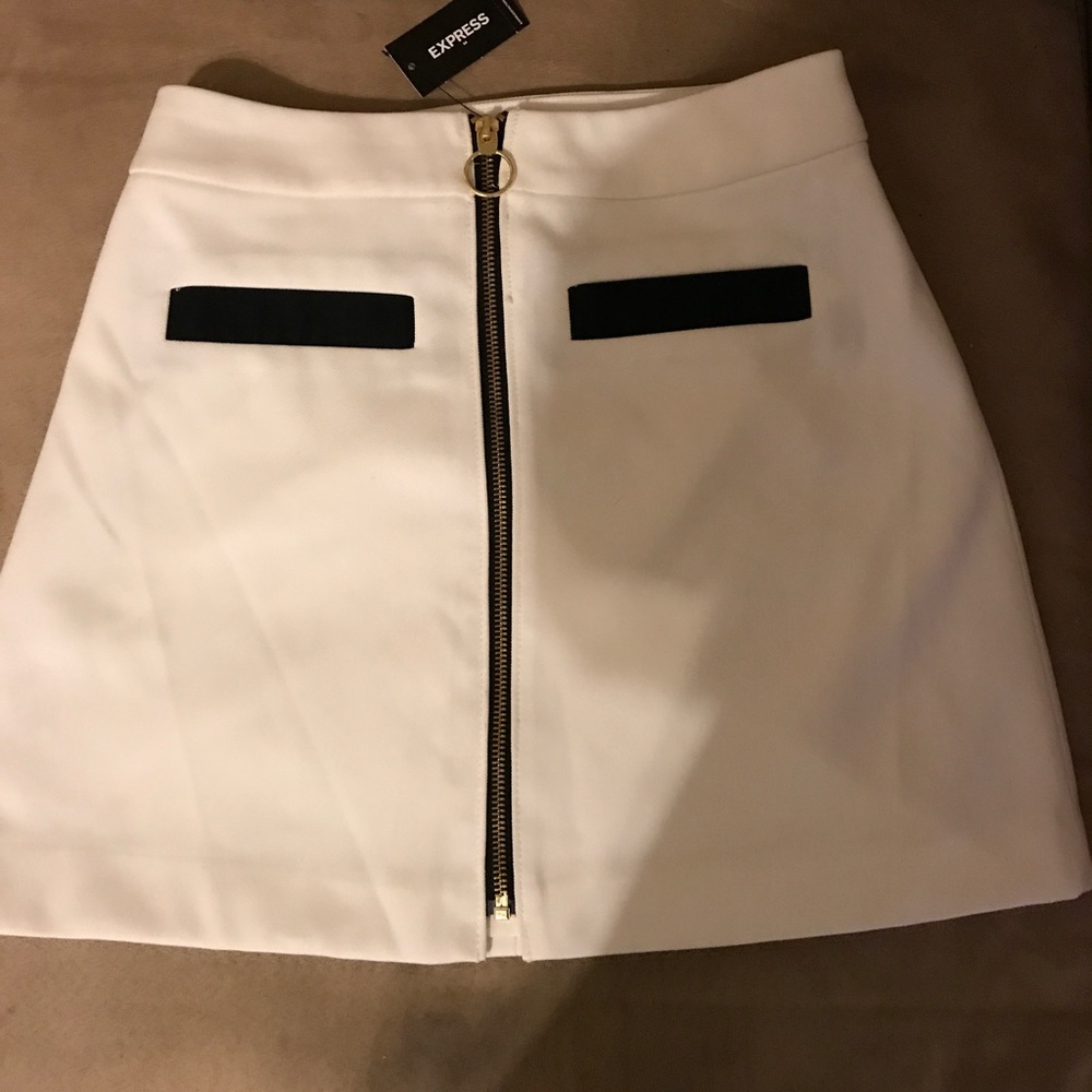 Express Short skirt size 4